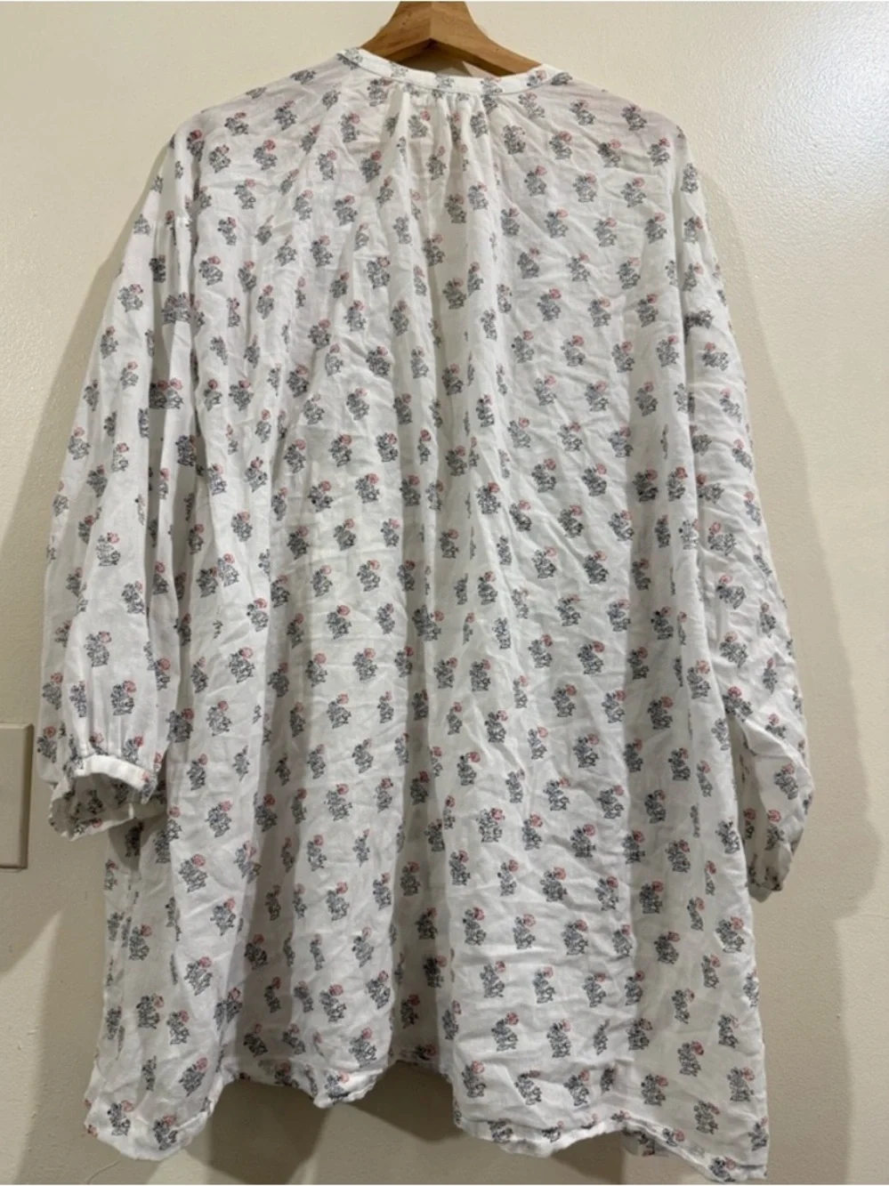 Doen Cream Floral Button-Front Peasant Blouse - Picture 3 of 5